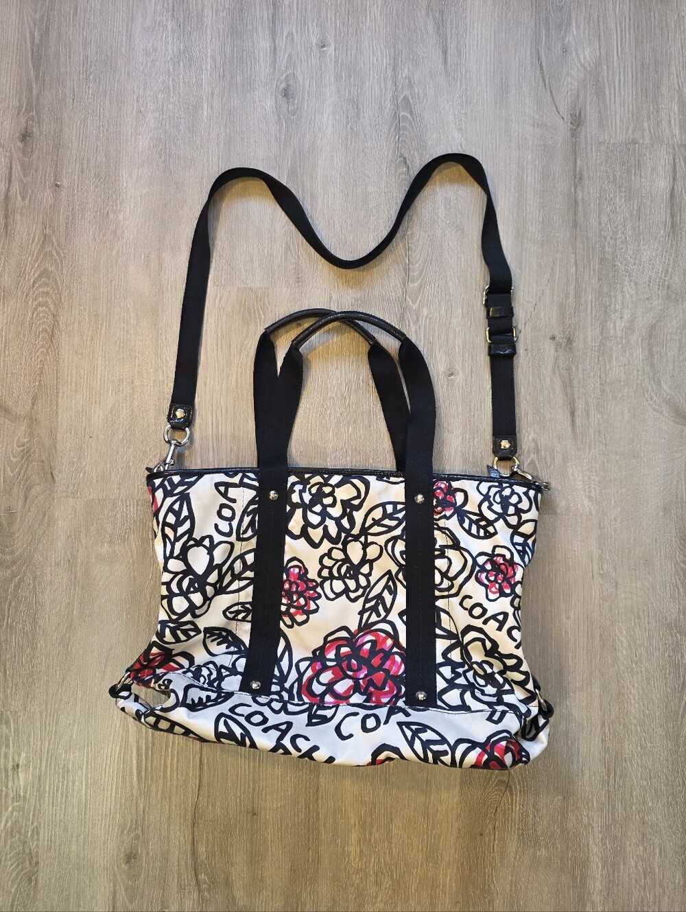 Coach Poppy Floral Daisy Graffiti Shoulder Bag Tote Black White F16583